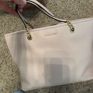Michael kors bucket bag